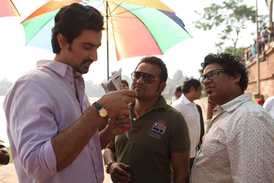 KAUN KITNE PAANI MEIN